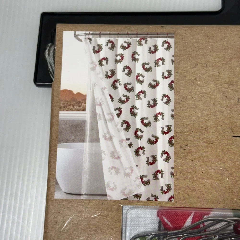 WRANGLER Christmas Horseshoe Holly Red Bow Shower Curtain Set‎ 72 x 72 VIRAL NEW